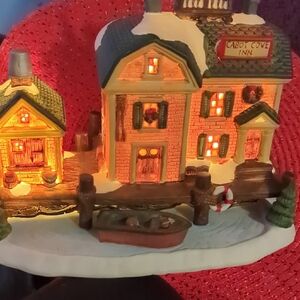 VICTORIAN VILLAGE Cabot Cove Inn - 1999 Edition